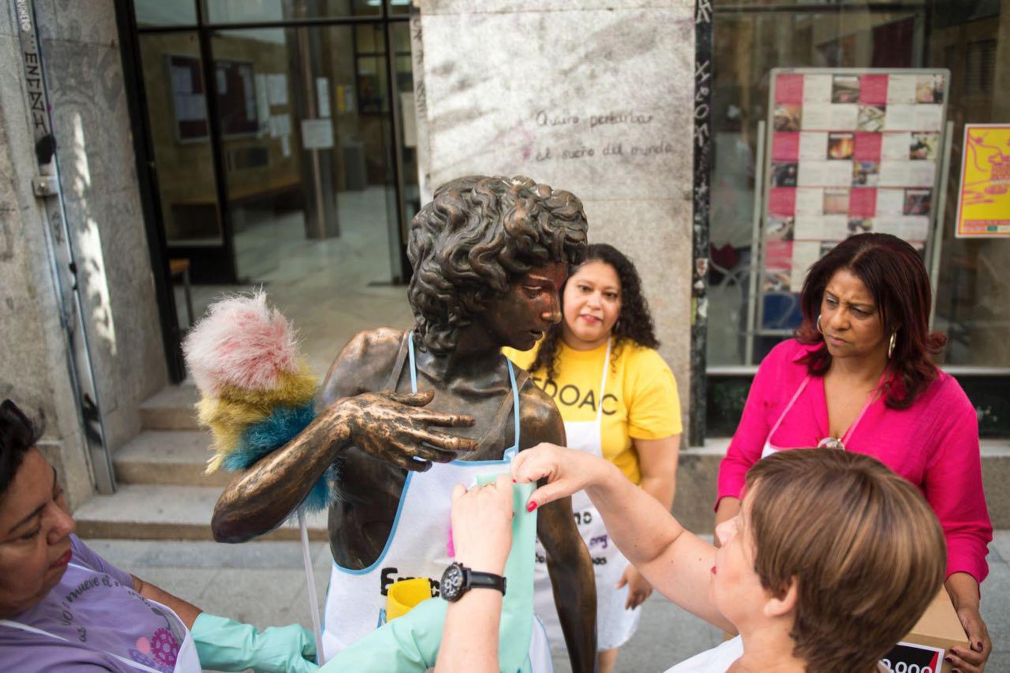 Estatuas Malasaña empleadas hogar 3